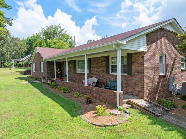 738 N Broad St, Lexington, TN 38351