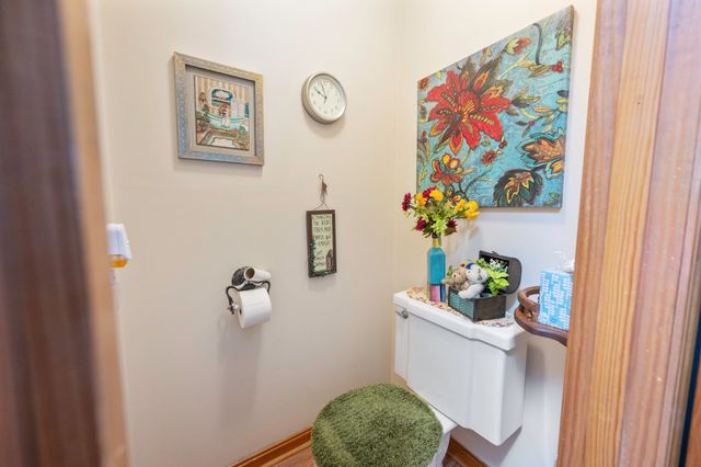 738 N Broad St, Lexington, TN 38351