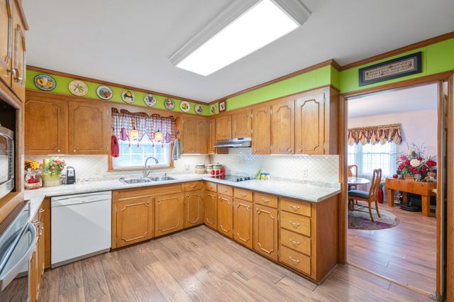 738 N Broad St, Lexington, TN 38351