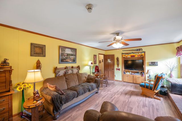 738 N Broad St, Lexington, TN 38351