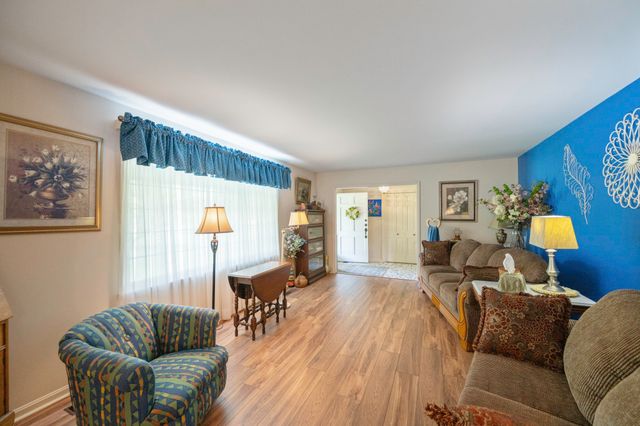 738 N Broad St, Lexington, TN 38351