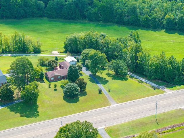 738 N Broad St, Lexington, TN 38351