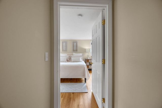 33 Lakefield Rd, Yarmouth, MA 02664