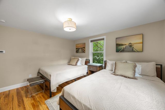 33 Lakefield Rd, Yarmouth, MA 02664