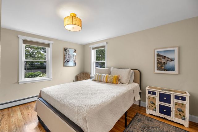 33 Lakefield Rd, Yarmouth, MA 02664