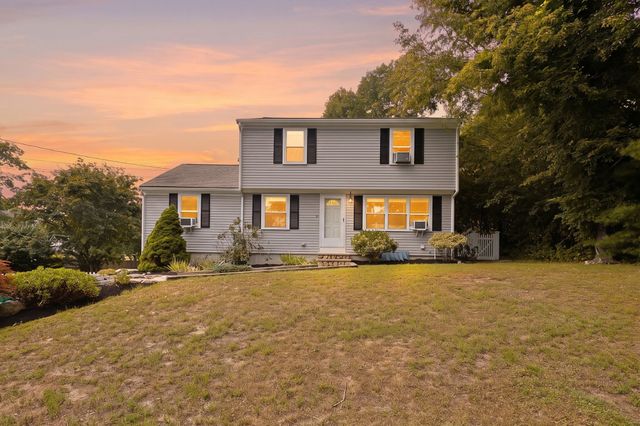 33 Lakefield Rd, Yarmouth, MA 02664