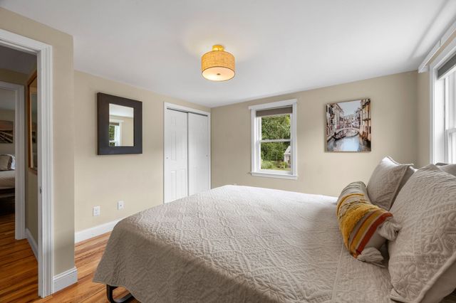 33 Lakefield Rd, Yarmouth, MA 02664