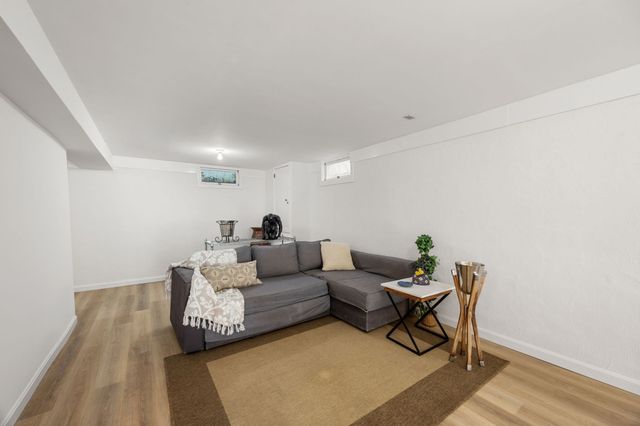 33 Lakefield Rd, Yarmouth, MA 02664