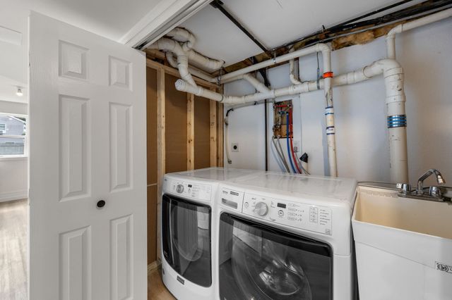 33 Lakefield Rd, Yarmouth, MA 02664