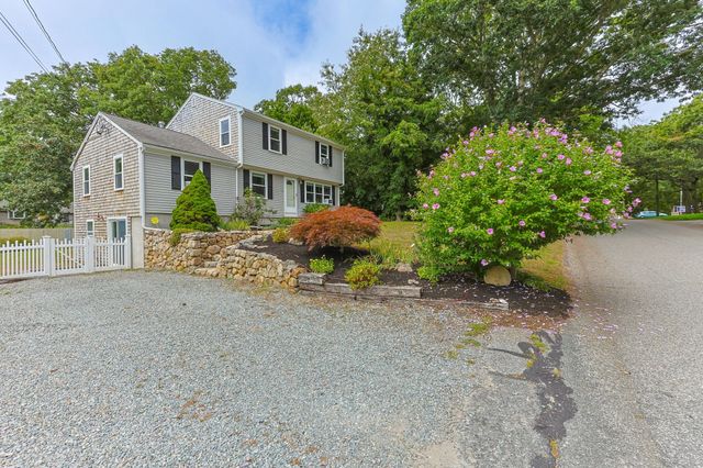33 Lakefield Rd, Yarmouth, MA 02664