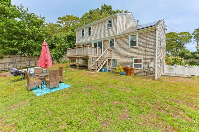 33 Lakefield Rd, Yarmouth, MA 02664