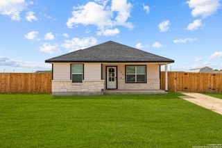 146 Granjeno, Pleasanton, TX 78064