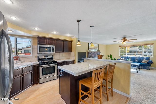 320 E Gault Way, Sparks, NV 89431