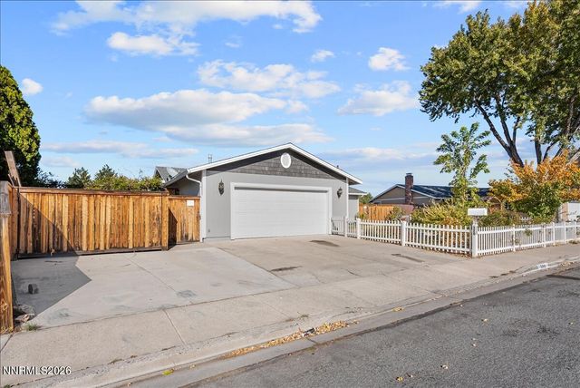 320 E Gault Way, Sparks, NV 89431