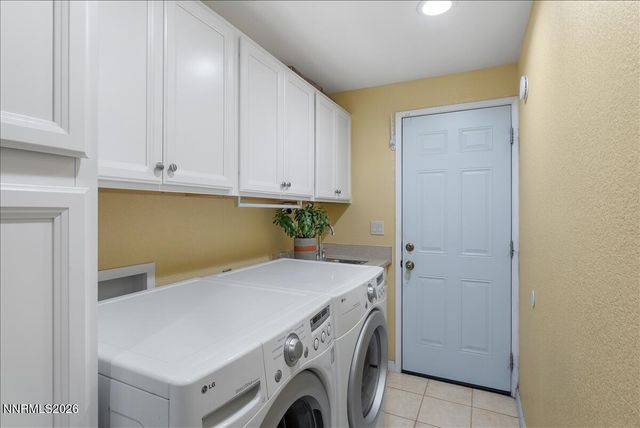 320 E Gault Way, Sparks, NV 89431