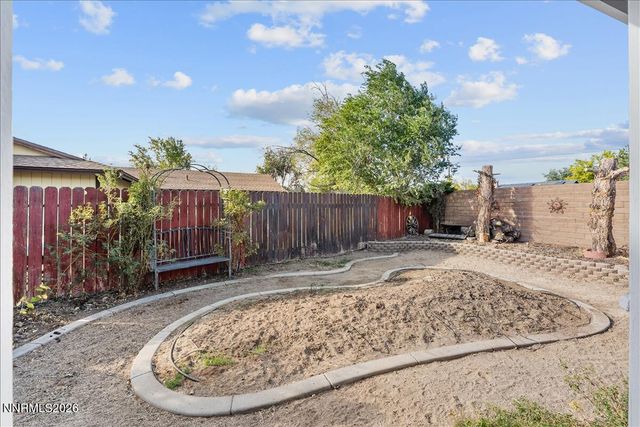320 E Gault Way, Sparks, NV 89431