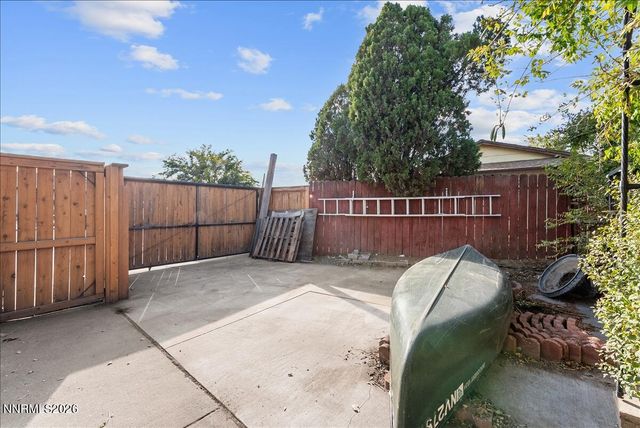 320 E Gault Way, Sparks, NV 89431