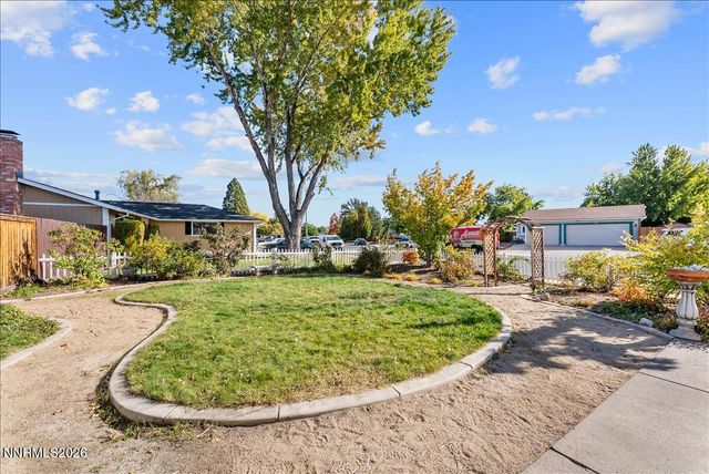 320 E Gault Way, Sparks, NV 89431