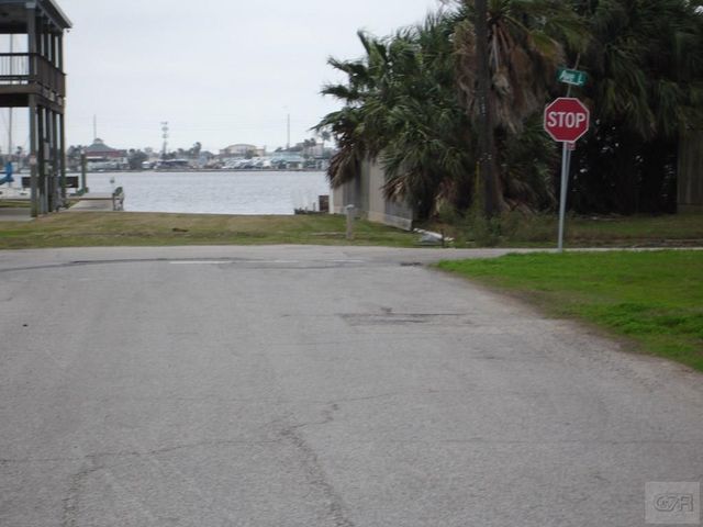 1025 63rd Street, Galveston, TX 77551