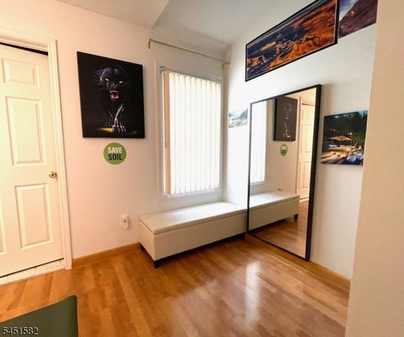 122 Cambridge Ct 122, Clifton City, NJ 07014