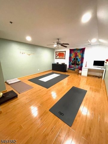 122 Cambridge Ct 122, Clifton City, NJ 07014