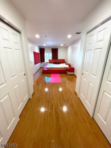 122 Cambridge Ct 122, Clifton City, NJ 07014