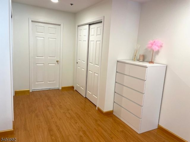 122 Cambridge Ct 122, Clifton City, NJ 07014