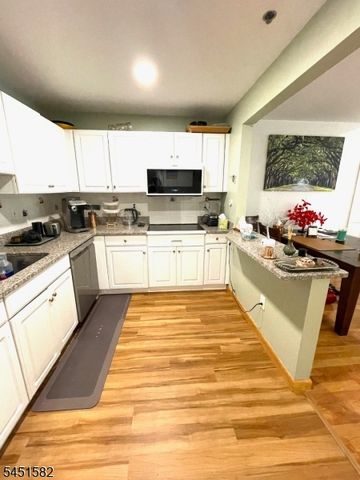 122 Cambridge Ct 122, Clifton City, NJ 07014
