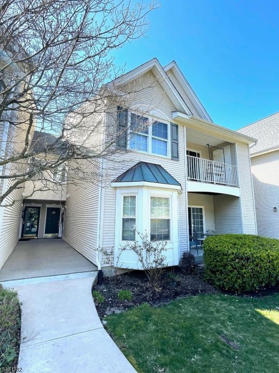 122 Cambridge Ct 122, Clifton City, NJ 07014