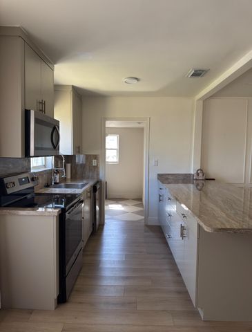 2648 Washington Street, Hollywood, FL 33020