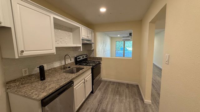 5065 Ridglea Lane 1009, Fort Worth, TX 76116