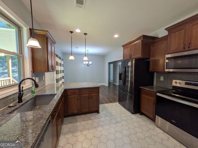 294 Rainbow Circle, Cleveland, GA 30528