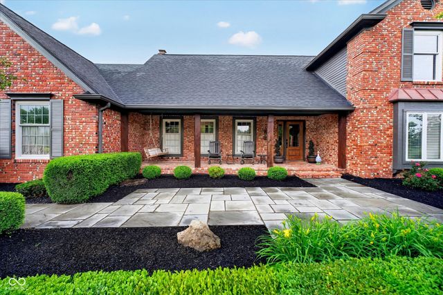 2380 Woodsway Drive, Greenwood, IN 46143