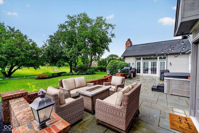 2380 Woodsway Drive, Greenwood, IN 46143