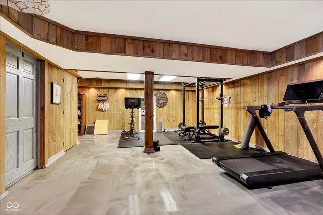 2380 Woodsway Drive, Greenwood, IN 46143