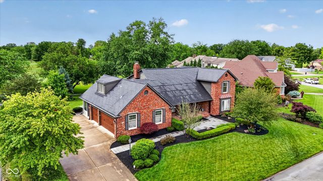 2380 Woodsway Drive, Greenwood, IN 46143