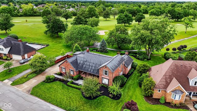 2380 Woodsway Drive, Greenwood, IN 46143