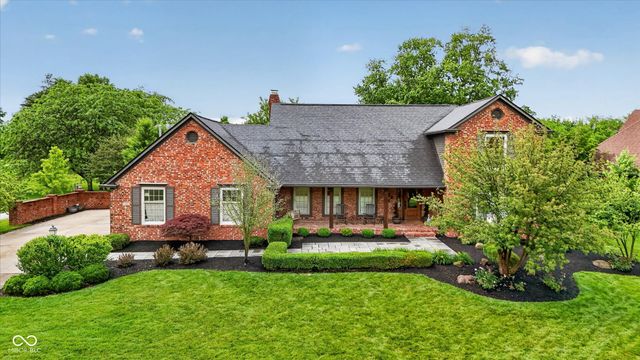 2380 Woodsway Drive, Greenwood, IN 46143