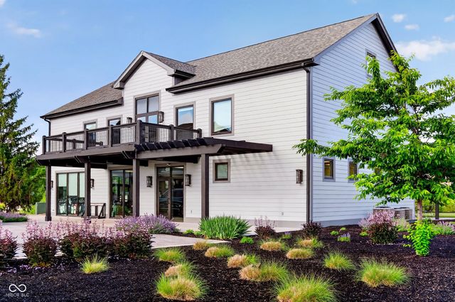 2380 Woodsway Drive, Greenwood, IN 46143
