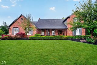 2380 Woodsway Drive, Greenwood, IN 46143