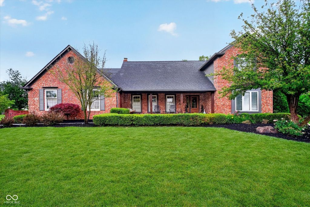 2380 Woodsway Drive, Greenwood, IN 46143