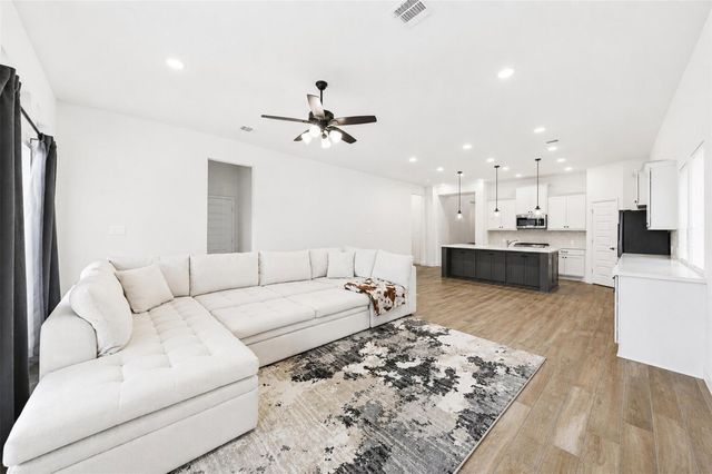 4219 Millers Creek Lane, Manvel, TX 77578