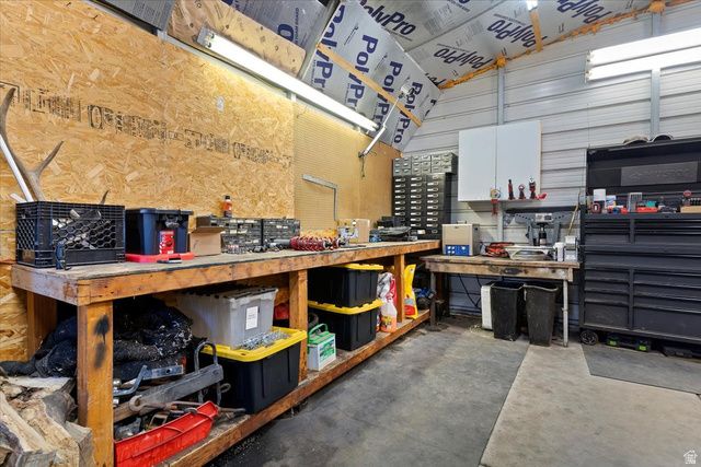 2066 W 6000 S, Roy, UT 84067