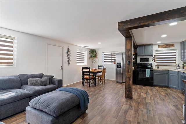 2066 W 6000 S, Roy, UT 84067