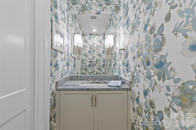 1500 Queens Road 104, Charlotte, NC 28207