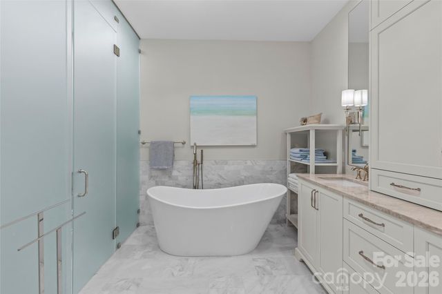 1500 Queens Road 104, Charlotte, NC 28207