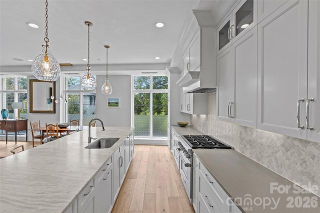 1500 Queens Road 104, Charlotte, NC 28207