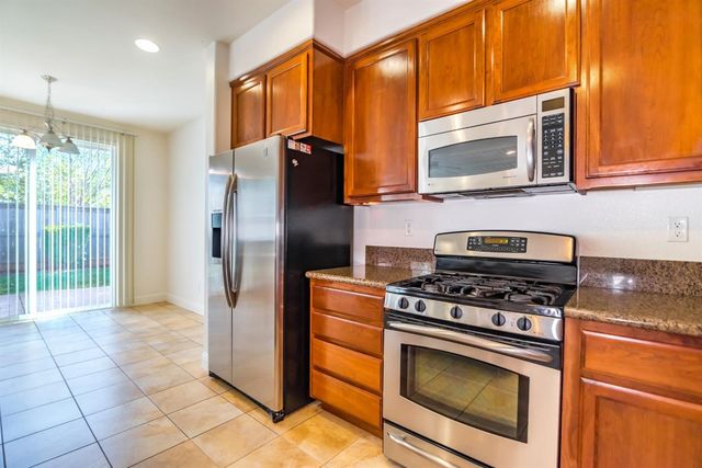 11737 Brook Valley Way, Rancho Cordova, CA 95742