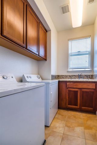 11737 Brook Valley Way, Rancho Cordova, CA 95742