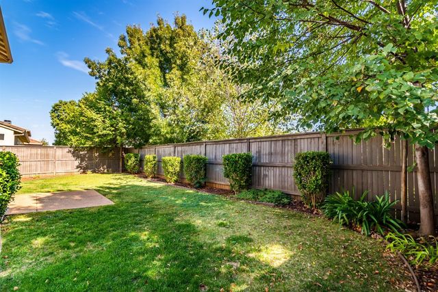 11737 Brook Valley Way, Rancho Cordova, CA 95742